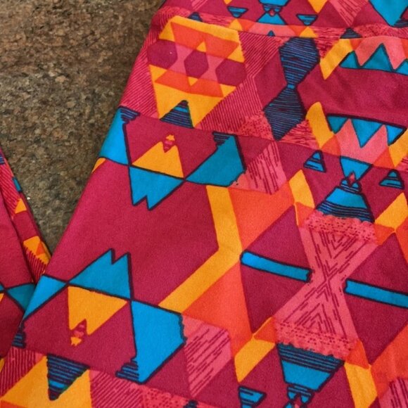 TC NWOT LuLaRoe Leggings B03 5136 - Picture 2 of 3